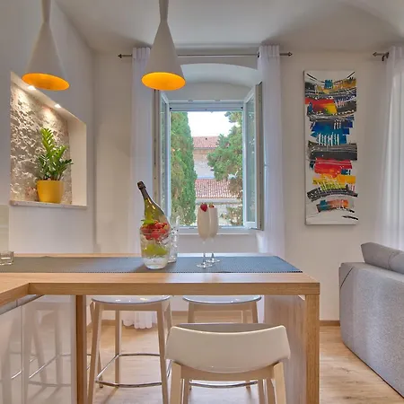 Apartament Candler's Old Town Pula