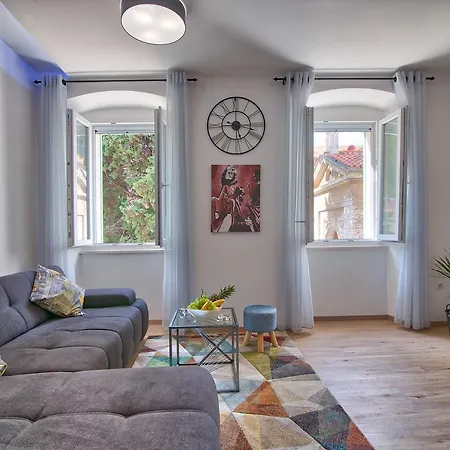 Apartament Candler's Old Town Pula