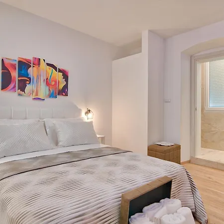 Candler's Old Town * Pula