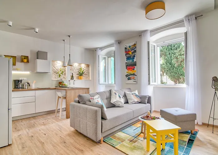 Candler's Old Town * Pula