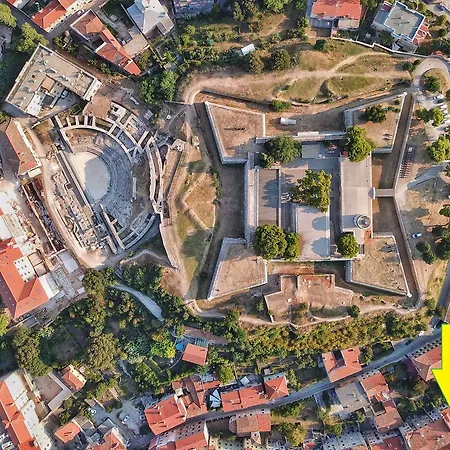 Candler's Old Town Apartment